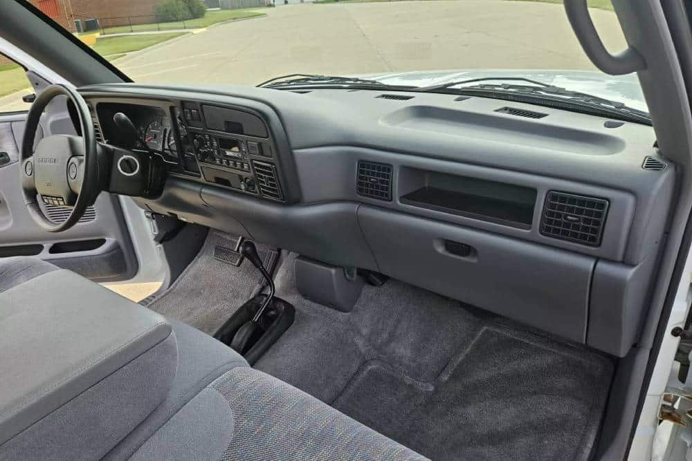 Εξαιρετικό Dodge Ram με 1.200 χλμ. παραμένει αμετάβλητο από το 1997 13 Εξαιρετικό Dodge Ram με 1.200 χλμ. παραμένει αμετάβλητο από το 1997