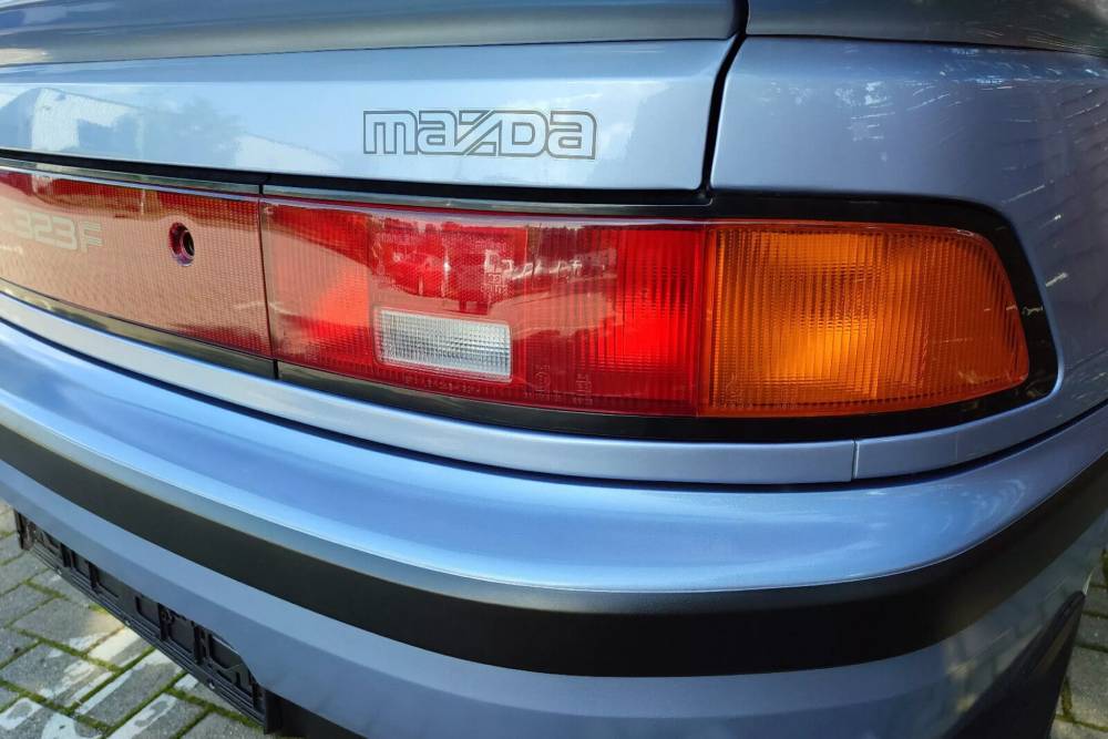 1990-Mazda-323F-7-2048x1536-1