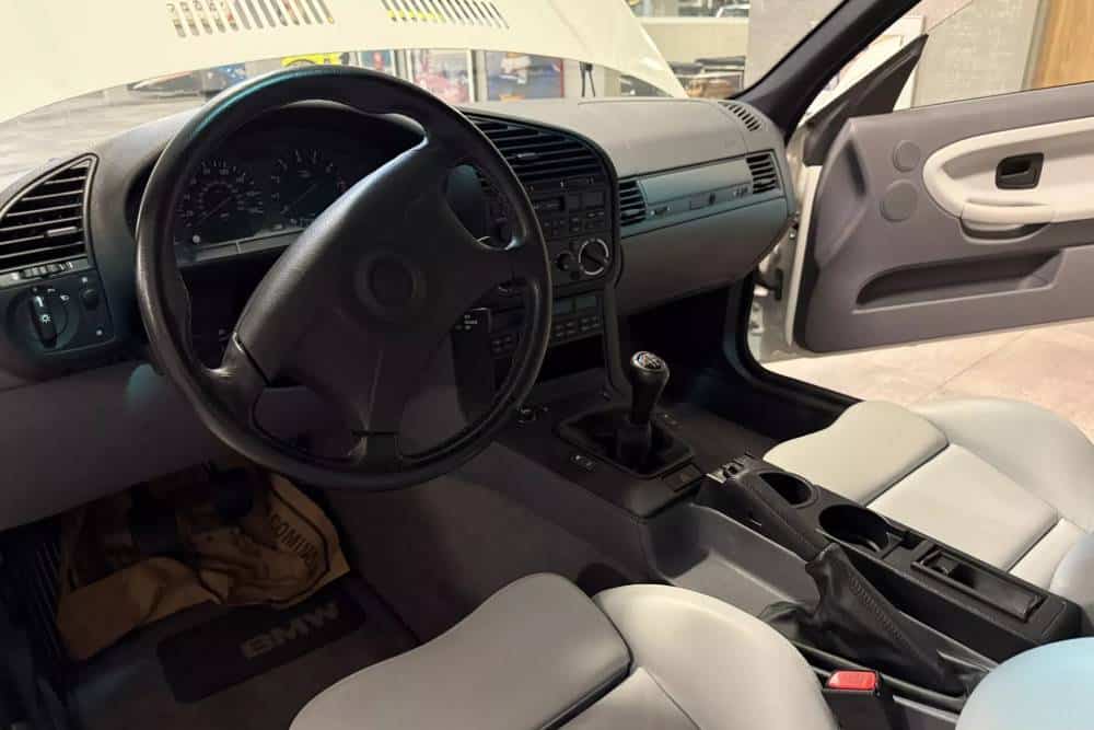 1995-BMW-M3-Auction-18