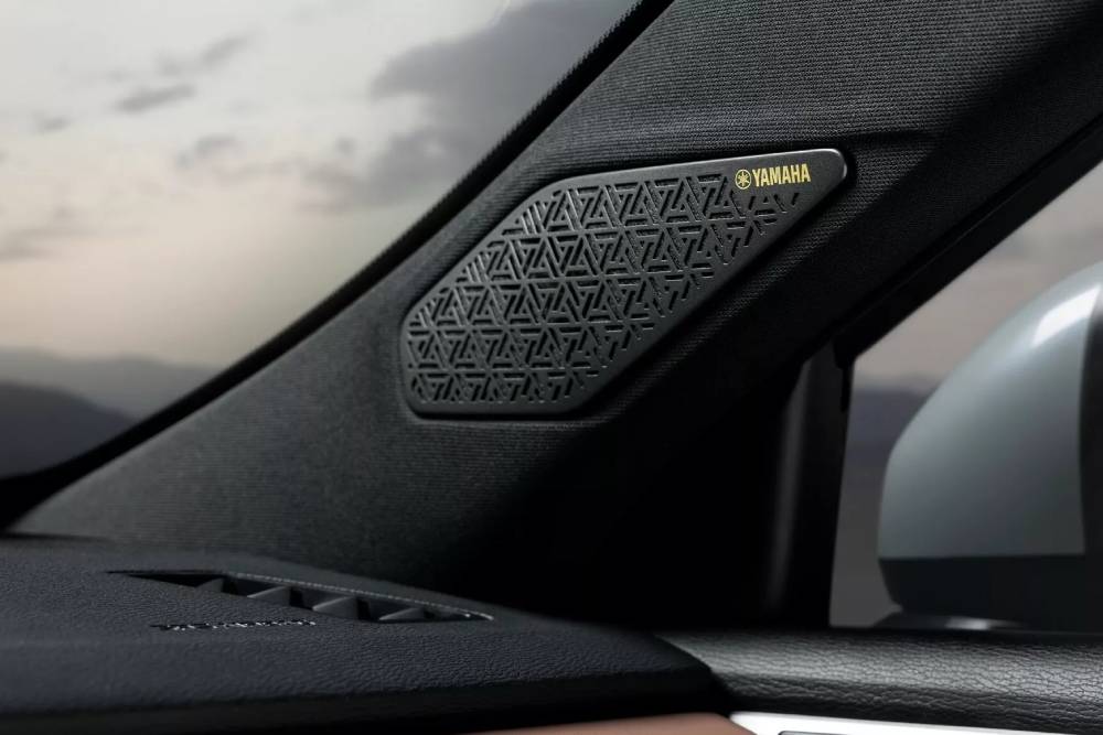 2025-Mitsubishi-Outlander-PHEV-23