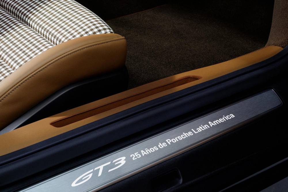 «Αίλουρος» η ανανεωμένη Porsche 911 GT3 Touring Ocelot