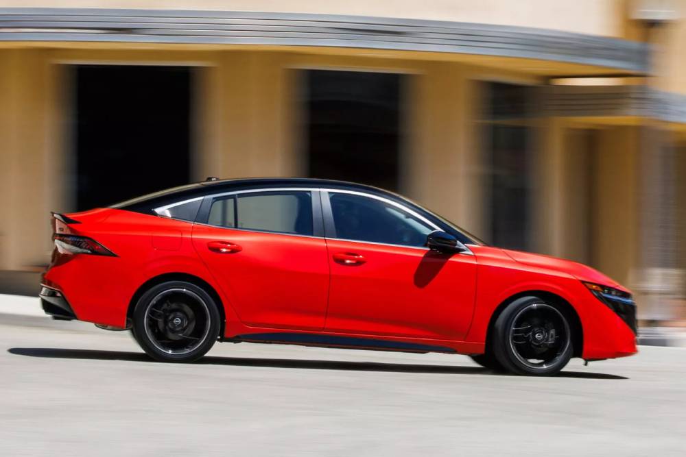 2026-Nissan-Sentra-00022-2048x1177