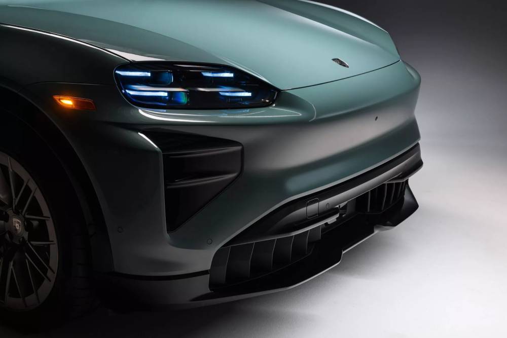 Η ηλεκτρική Porsche Cayenne ξεπερνά τα όρια με 1.156 ίππους 27 2026-Porsche-Cayenne-Turbo-Electric-00033-2048x136