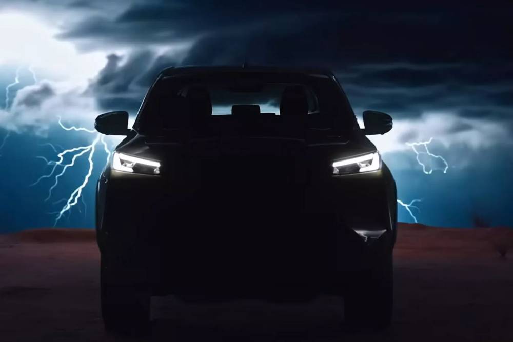 2026-Toyota-Hilux-Teaser-1-2048x1152-1