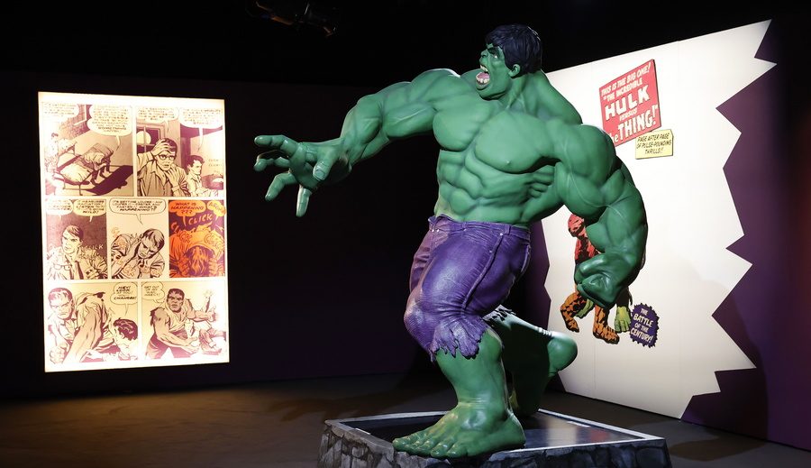 Νεαρός ντύθηκε Hulk αλλά το αποτέλεσμα ήταν απρόσμενο: Πώς έμεινε πράσινος για μέρες, vid
