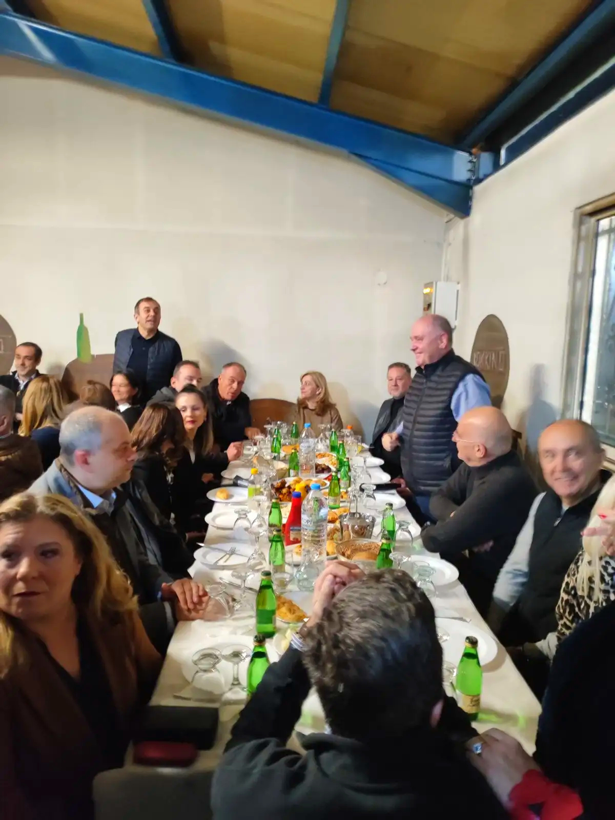 Φλώρινα: Νίκος Δένδιας, Νίκη Κεραμέως και άλλοι υπουργοί και βουλευτές της ΝΔ, έδωσαν το «παρών» σε παραδοσιακό βράσιμο τσίπουρου 11 Φλώρινα: Νίκος Δένδιας, Νίκη Κεραμέως και άλλοι υπουργοί και βουλευτές της ΝΔ, έδωσαν το «παρών» σε παραδοσιακό βράσιμο τσίπουρου