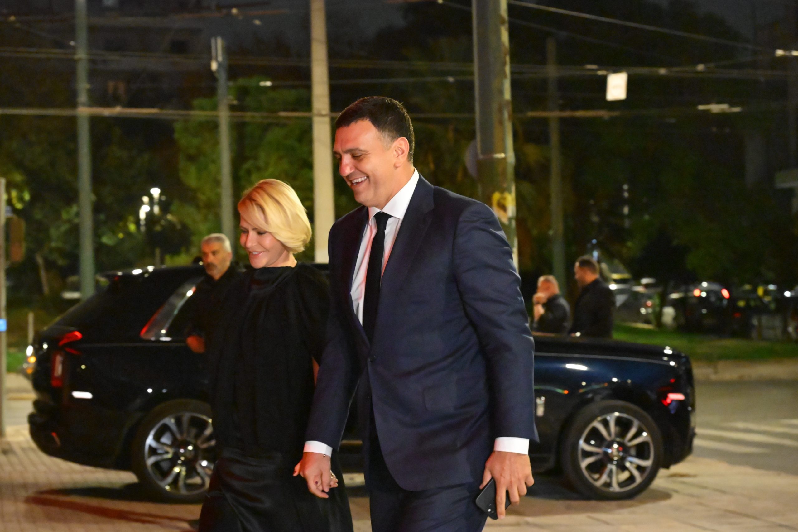 Κίμπερλι Γκιλφόιλ: Οι πρώτες 48 ώρες στην Αθήνα – Από τον χορό των Πεζοναυτών στη σκηνή του Αργυρού