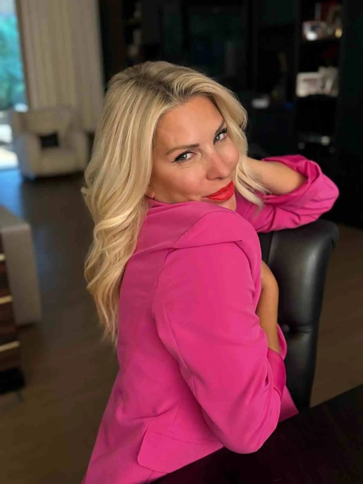 Ελένη Μενεγάκη: Ποζάρει με νάζι και κόκκινο κραγιόν - «Σήμερα»