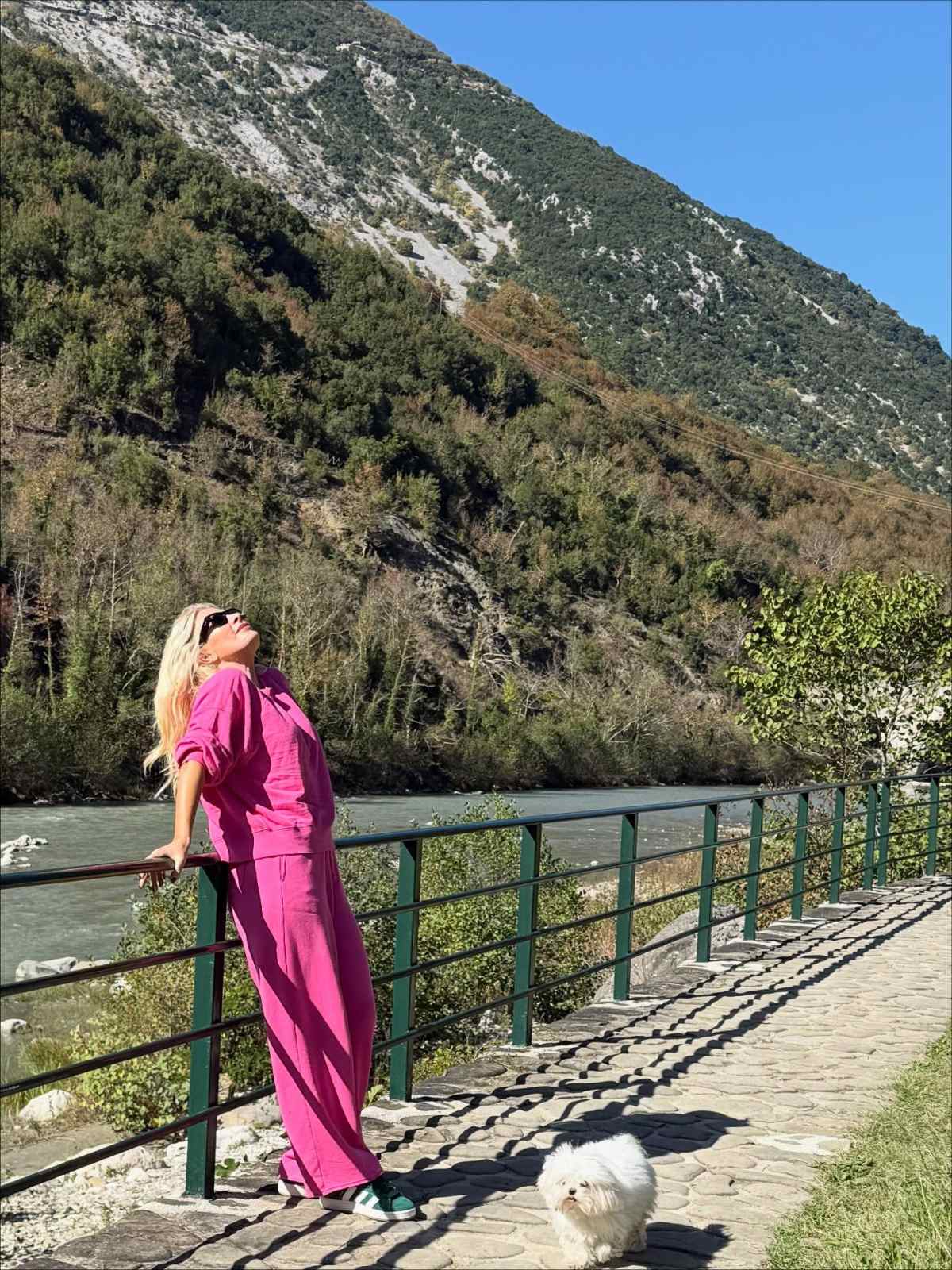 Ελένη Μενεγάκη: Για ιππασία στα Ζαγοροχώρια μαζί με την Μαρίνα και τον Παντζόπουλο (Φωτογραφίες)