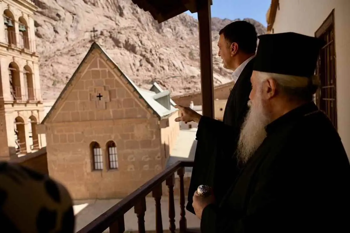 Τζένη Μπαλατσινού – Βασίλης Κικίλιας: Οικογενειακή εκδρομή στην Αίγυπτο με τον γιο τους (Εικόνες) 28 Τζένη Μπαλατσινού – Βασίλης Κικίλιας: Ταξίδι στην Αίγυπτο με τον γιο τους (Φωτογραφίες)