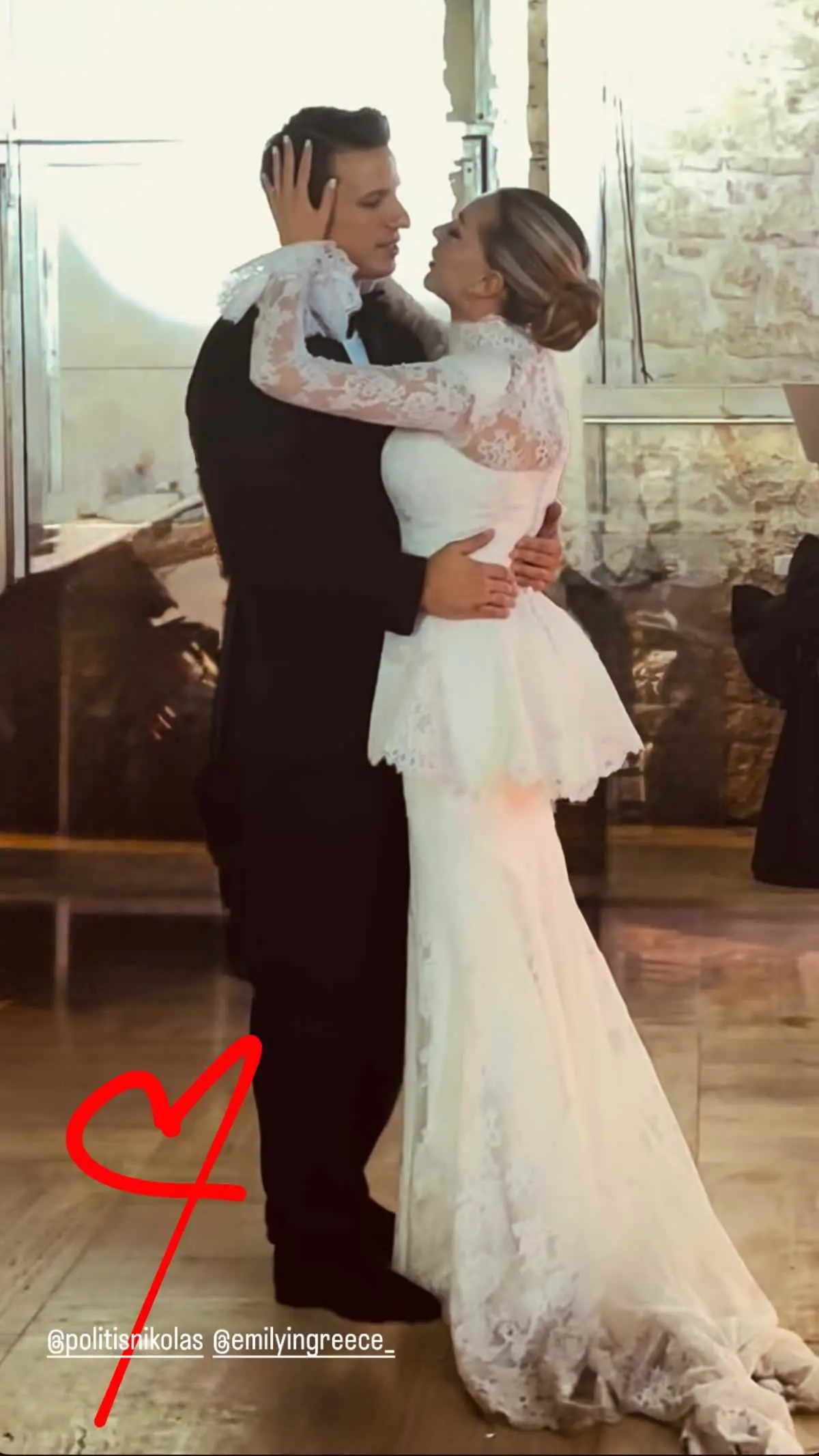 Νίκος Πολίτης: Παντρεύτηκε ο ετεροθαλής αδελφός του Κώστα Μαρτάκη (Φωτογραφίες - Βίντεο)