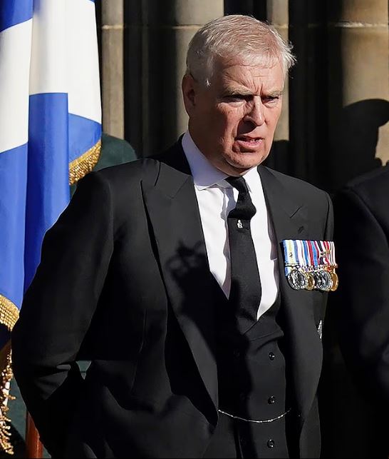 Άντριου: Προσκλήθηκε στο Κογκρέσο για να εξηγήσει τη σχέση του με τον Έπσταϊν 2 Άντριου: Προσκλήθηκε στο Κογκρέσο για να εξηγήσει τη σχέση του με τον Έπσταϊν