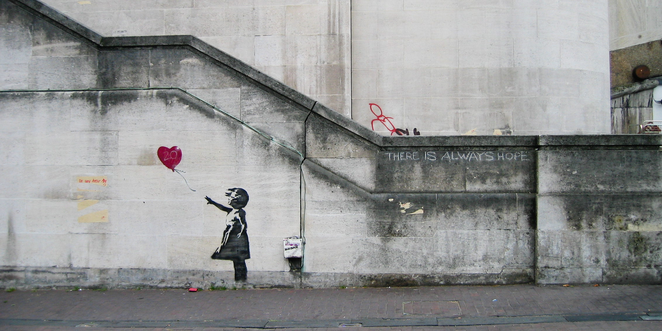 Banksy_Girl_and_Heart_Balloon_2840632113