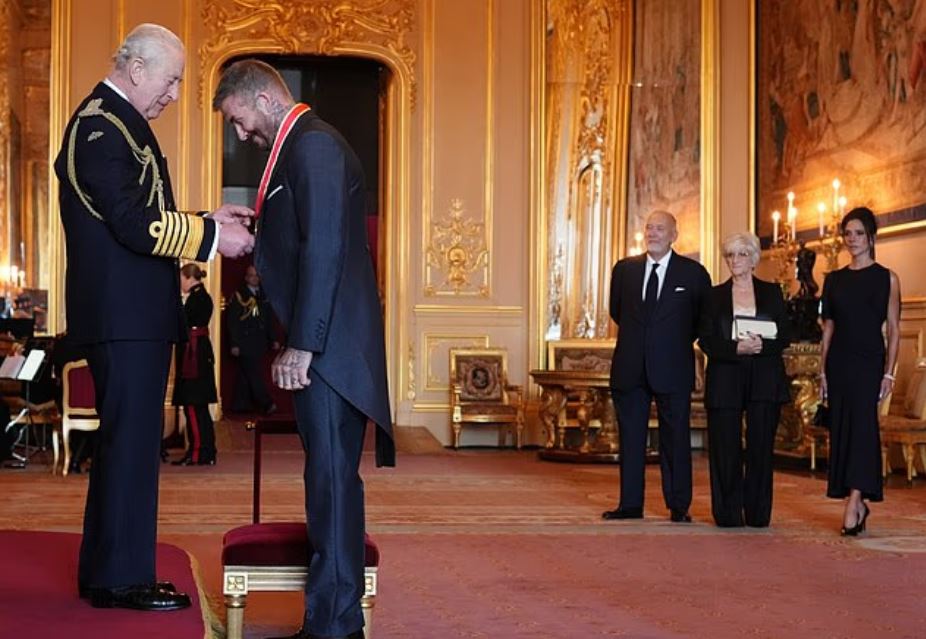 Μπέκαμ: Ο βασιλιάς Κάρολος τον αναγόρευσε ιππότη – «Όχι κι άσχημα για το παιδί από το Ανατολικό Λονδίνο»