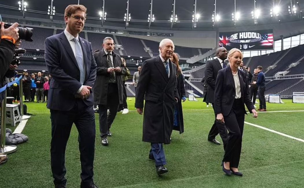 Βασιλιάς Κάρολος: Εορτάζει τα γενέθλιά του στην Ουαλία – Η ανασκόπηση των βασιλικών σχολιαστών για τη χρονιά που πέρασε