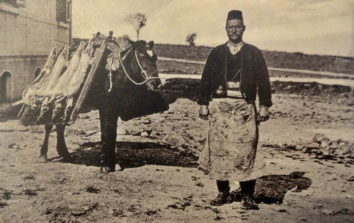 Ανακάλυψε την προσωπικότητά σου μέσα από το επίθετό σου! (φωτό) 2 DSC00517