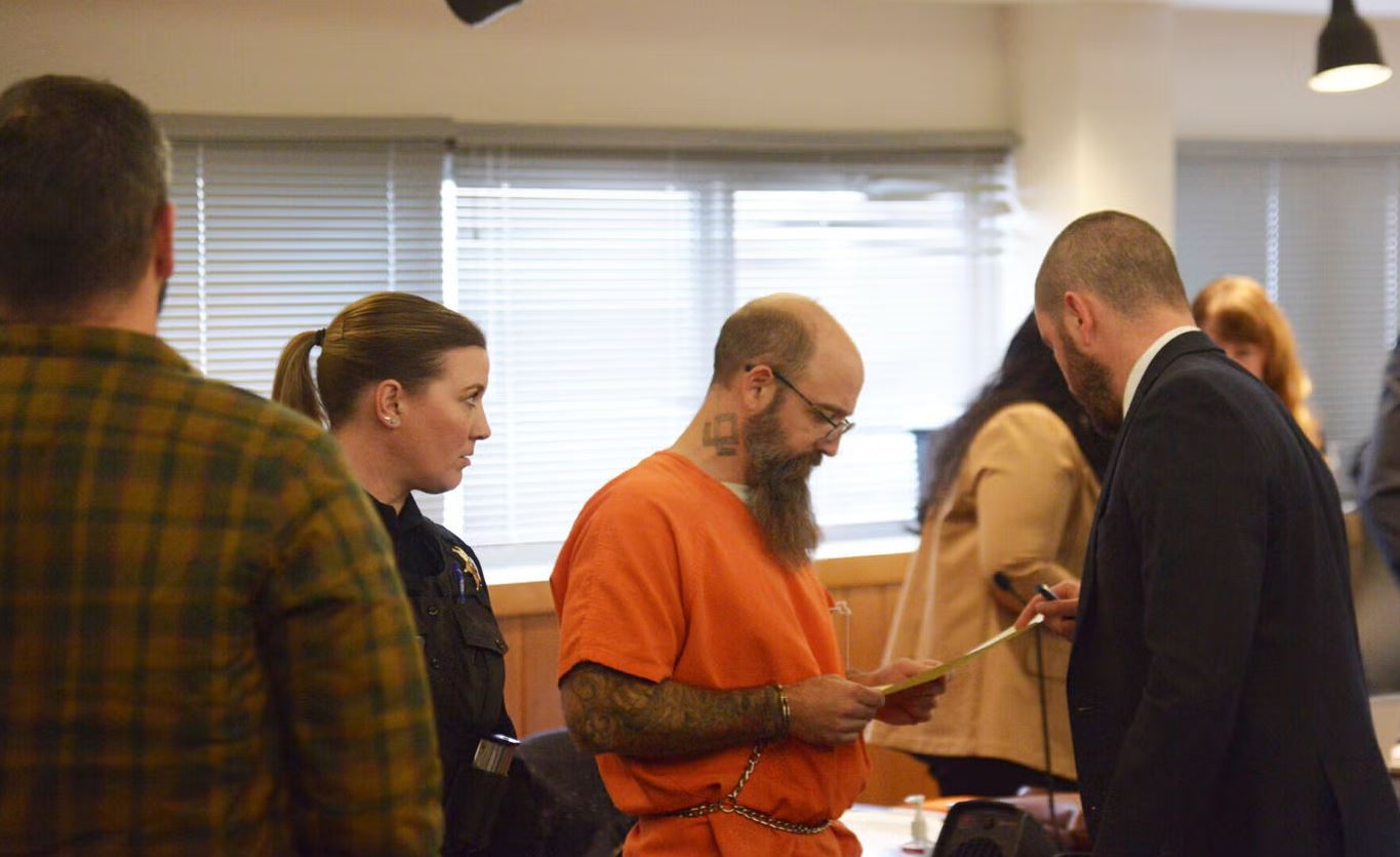 Τρόμος σε απομονωμένο κάμπινγκ: 41χρονος δολοφόνησε με τσεκούρι και κατσαβίδι έναν άγνωστο – Πρώτα θεωρήθηκε επίθεση αρκούδας