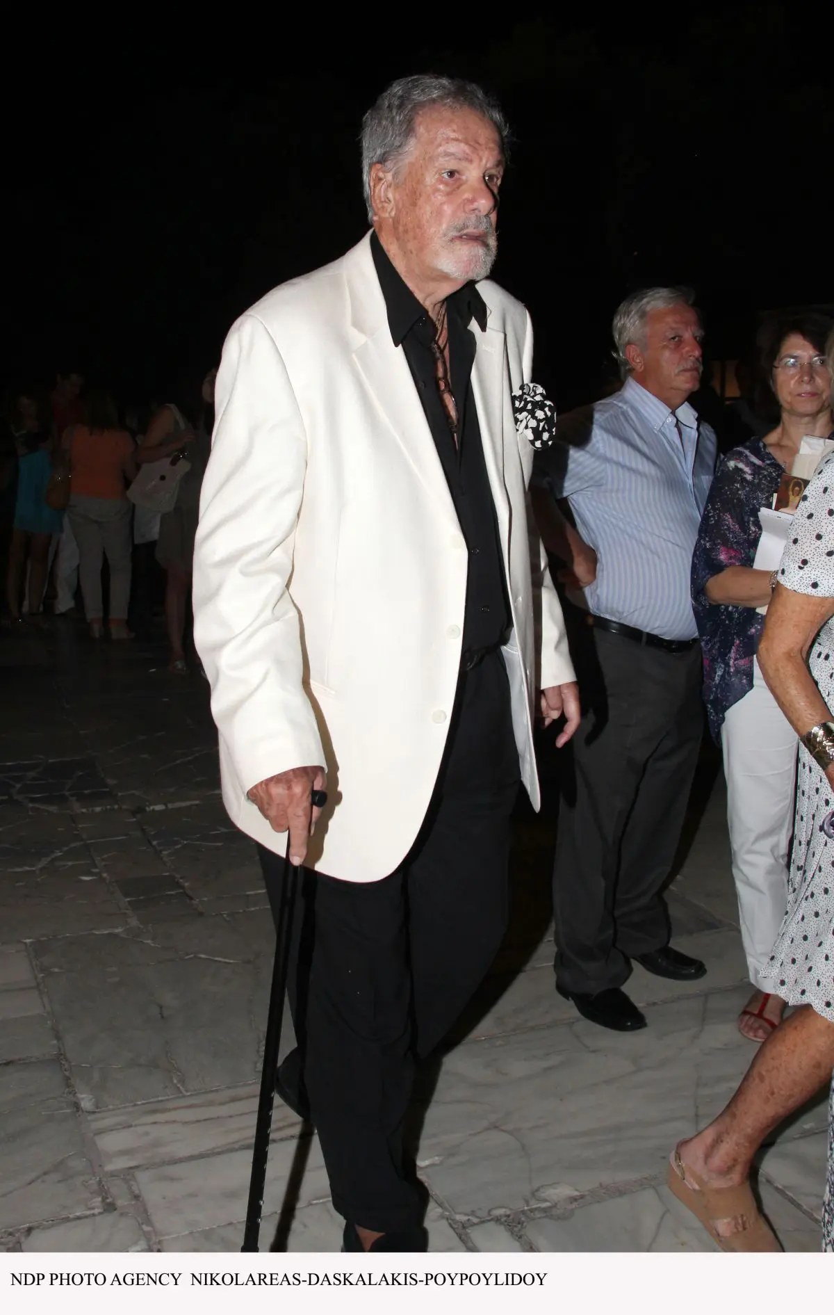 Απεβίωσε ο σχεδιαστής Ντίμης Κρίτσας – Ο «μάγος» της κομψότητας που έντυσε τη Μερκούρη, τη Βουγιουκλάκη και τη Λάμπετη 5 Ντίμης Κρίτσας