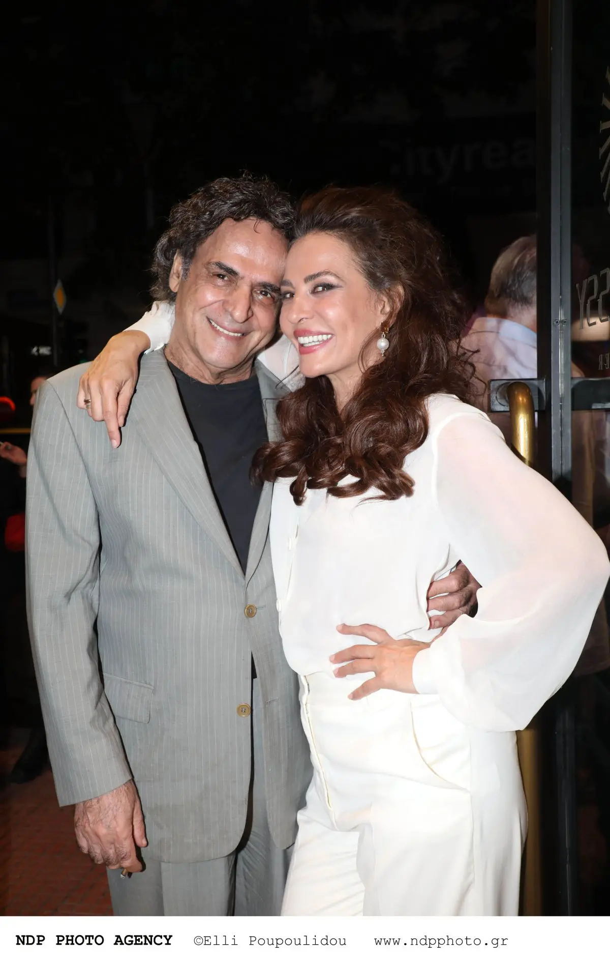 Δήμητρα Ματσούκα: Καθηλωτική στην πρεμιέρα της με τον Πέτρο Κόκκαλη και την οικογένειά της δίπλα της 7 Η Δήμητρα Ματσούκα με τον πατέρα της, Δημήτρη