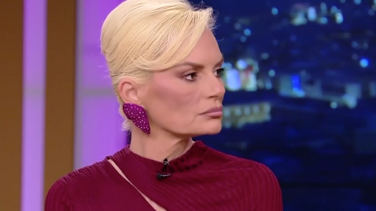 Έλενα Χριστοπούλου: «Παράφορος έρωτας με τον κολλητό μου μετά τη σχέση, τον διεκδίκησα»