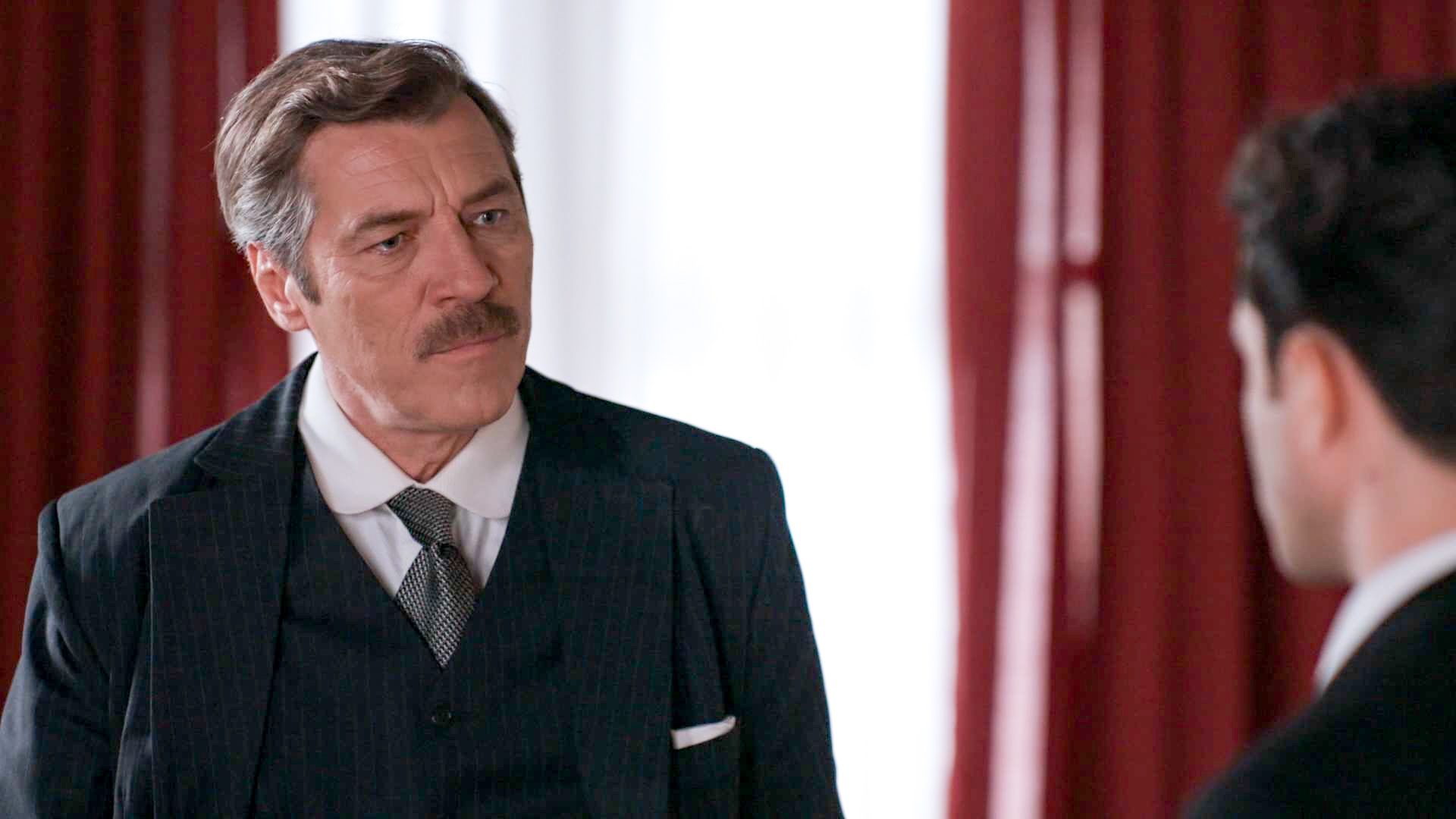 Grand Hotel: Ο Ρήγας συλλαμβάνεται και η Αλίκη δεν κρύβει τη χαρά της