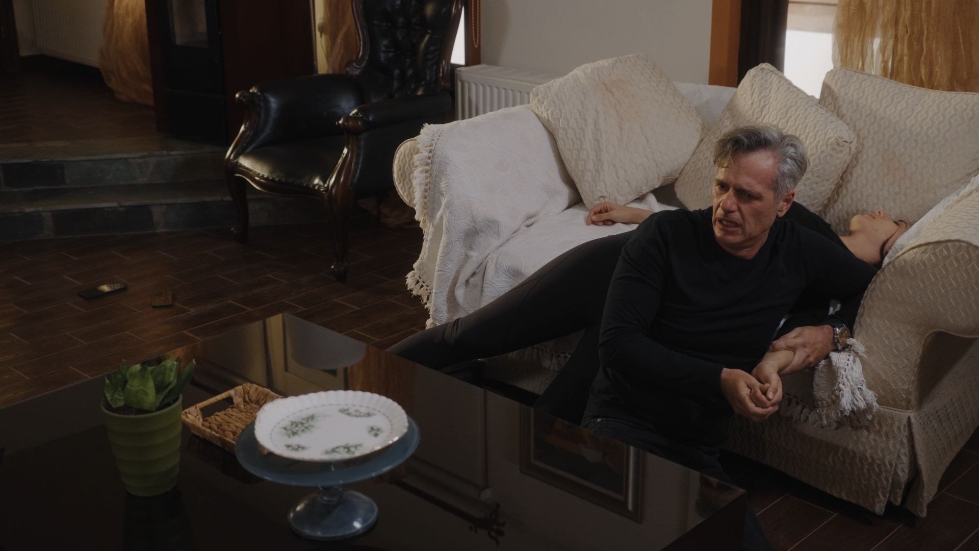 Η γη της ελιάς – προσεχή επεισόδια: Κάθε επιλογή έχει το κόστος της και οι ισορροπίες μεταβάλλονται μόνιμα 4 Η γη της ελιάς – προσεχή επεισόδια: Κάθε επιλογή έχει το κόστος της και οι ισορροπίες μεταβάλλονται μόνιμα