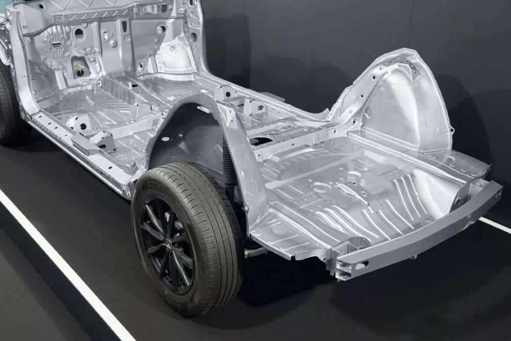 Νέα καινοτόμα πλατφόρμα για τα μελλοντικά Honda Civic & HR-V 12 Honda-Automotive-Technology-Workshop-2025-4-2048x1