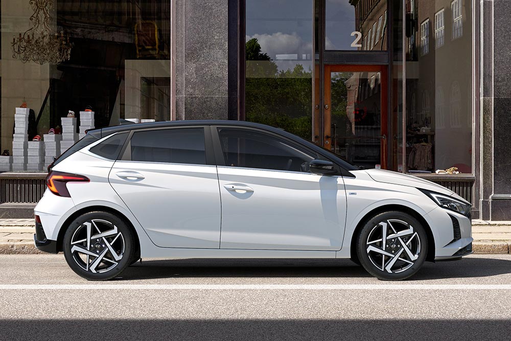 Ανανεωμένο Hyundai i20 MY26 με νέους κινητήρες (+τιμές) 4 Hyundai-i20-2023-white-(3)