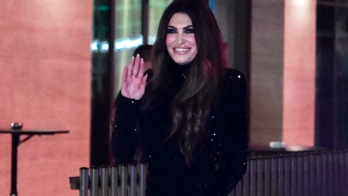 Κίμπερλι Γκίλφοϊλ: «Ο Θεός να σας προστατεύει» – Ο πρώτος χαιρετισμός και το «ευχαριστώ» της νέας Αμερικανίδας πρέσβειρας στον Αργυρό