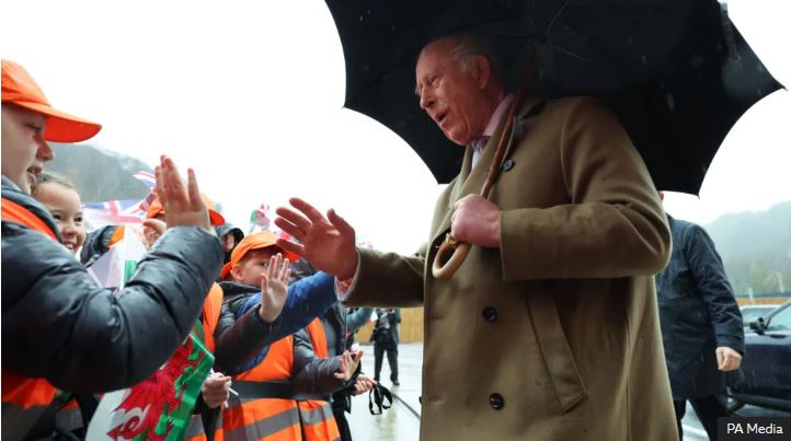 Βασιλιάς Κάρολος: Η φωτογραφία από το Μπάκιγχαμ για τα γενέθλιά του και η περιοδεία στην Ουαλία 4 Βασιλιάς Κάρολος: Η φωτογραφία από το Μπάκιγχαμ για τα γενέθλιά του και η περιοδεία στην Ουαλία