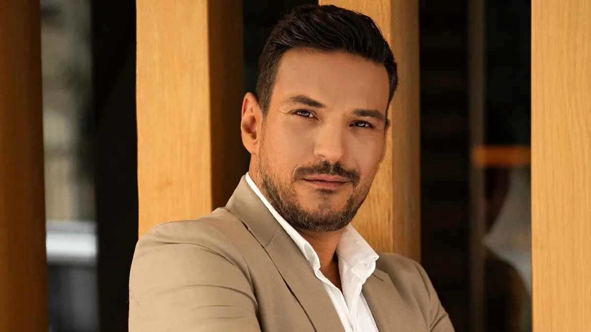 Κώστας Τσουρός: «Έχω βιώσει φθόνο από συναδέλφους, μου έδειχναν φιλία ενώ με υπονόμευαν» 5 Κώστας Τσουρός