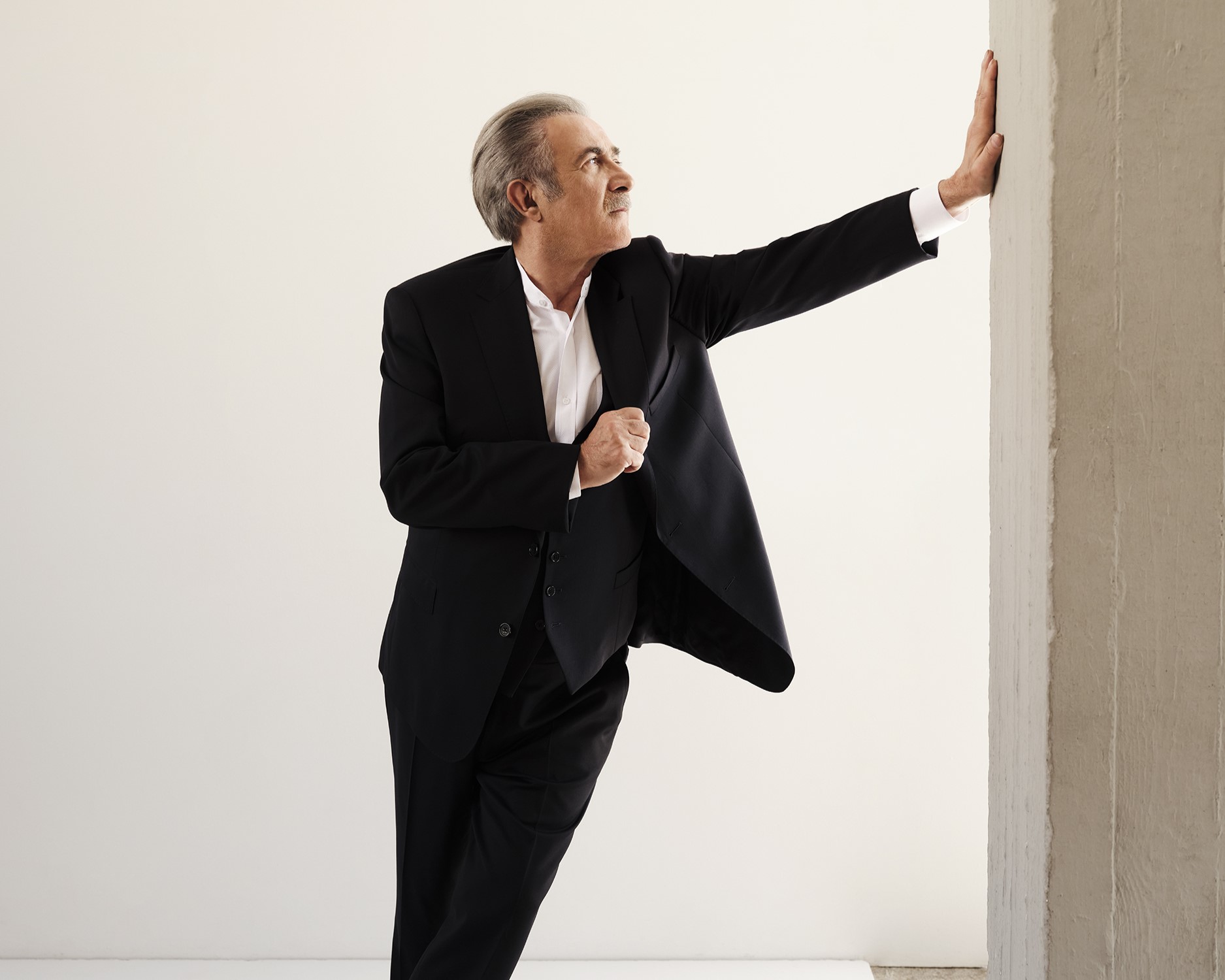 Αλ Τσαντίρι Νιουζ: Ο Λάκης Λαζόπουλος φιλοξενεί τον Νίκο Μερτζάνο, τον Papazó και τη Νίνα Μαζάνη