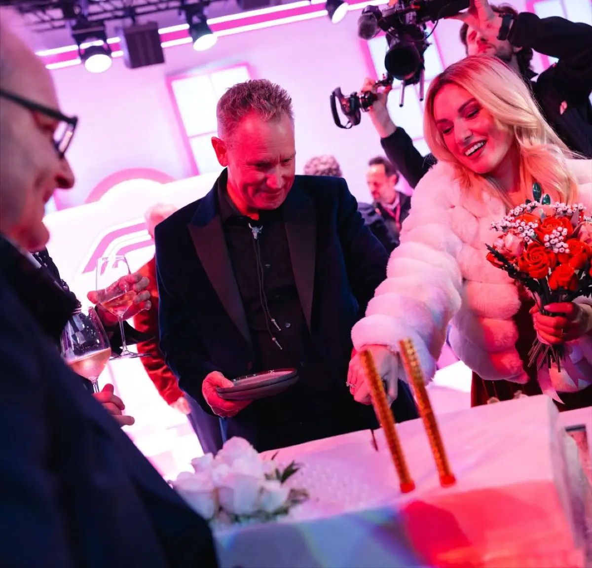 Μαρία Θωμά, Ίαν Χολμς