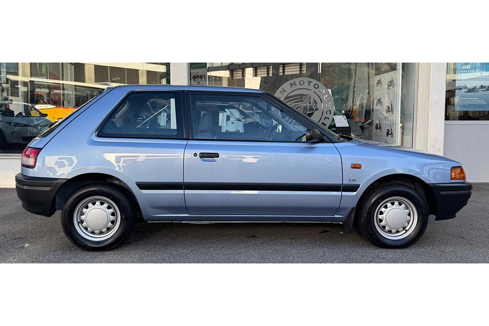 Αυτοκίνητο 35 ετών, υπόδειγμα αξιοπιστίας, σταματά στα 74 χιλιόμετρα 14 Mazda 323 1990 (2)