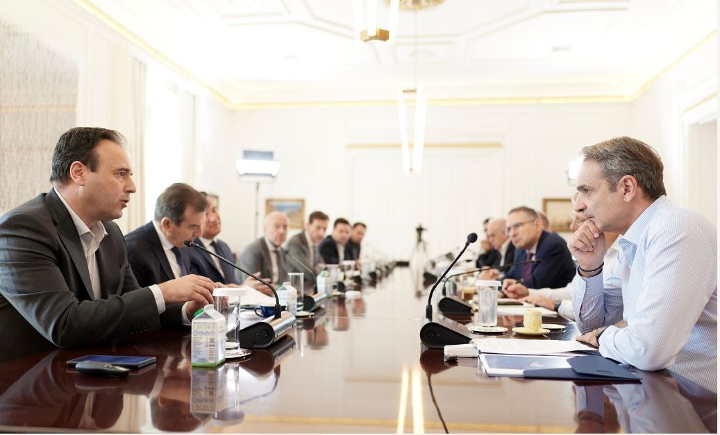 Μητσοτάκης- αλκόολ- ανήλικοι