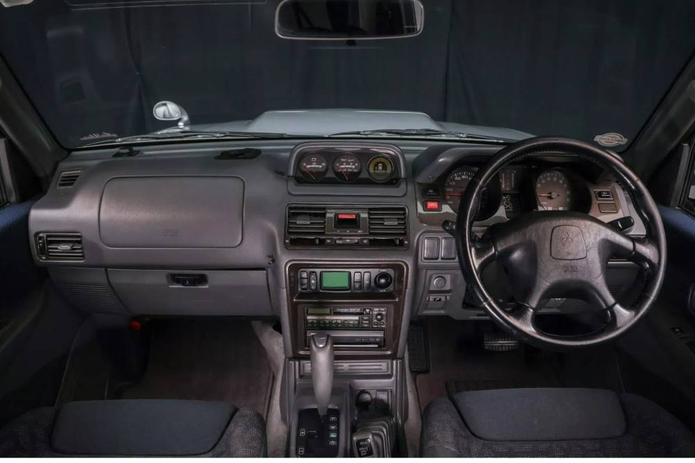 Mitsubishi-Pajero-Evolution-Auction-USA-13