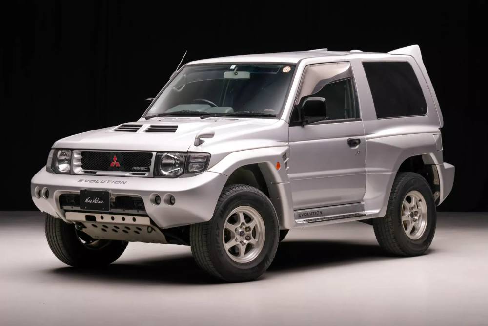 Mitsubishi-Pajero-Evolution-Auction-USA-3