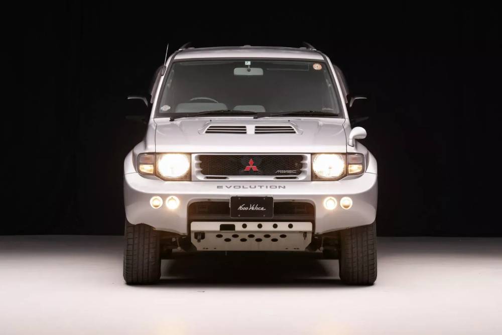 Mitsubishi-Pajero-Evolution-Auction-USA-4