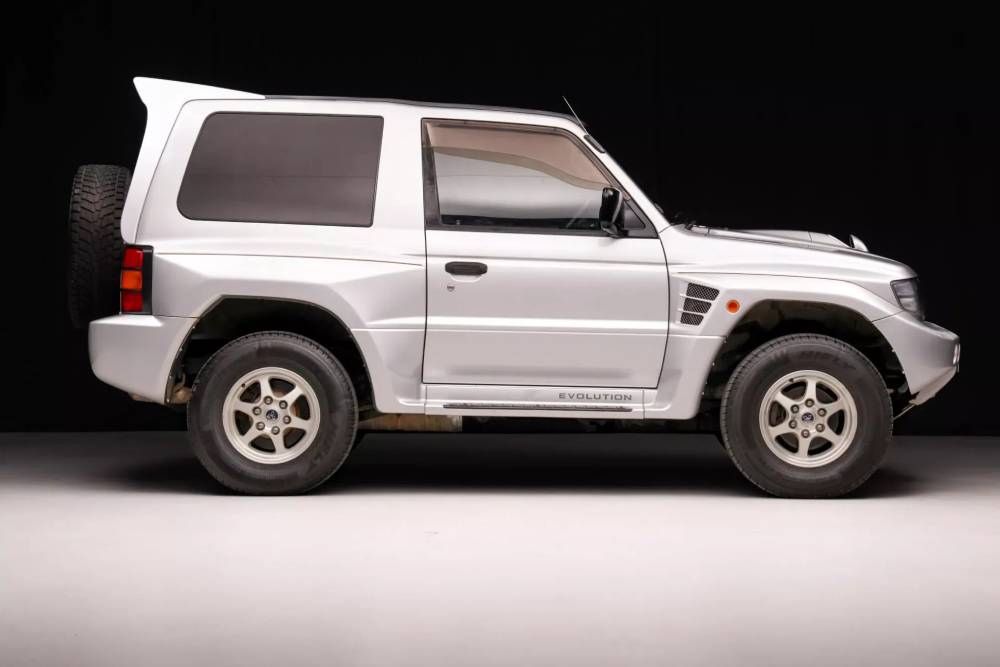 Mitsubishi-Pajero-Evolution-Auction-USA-6