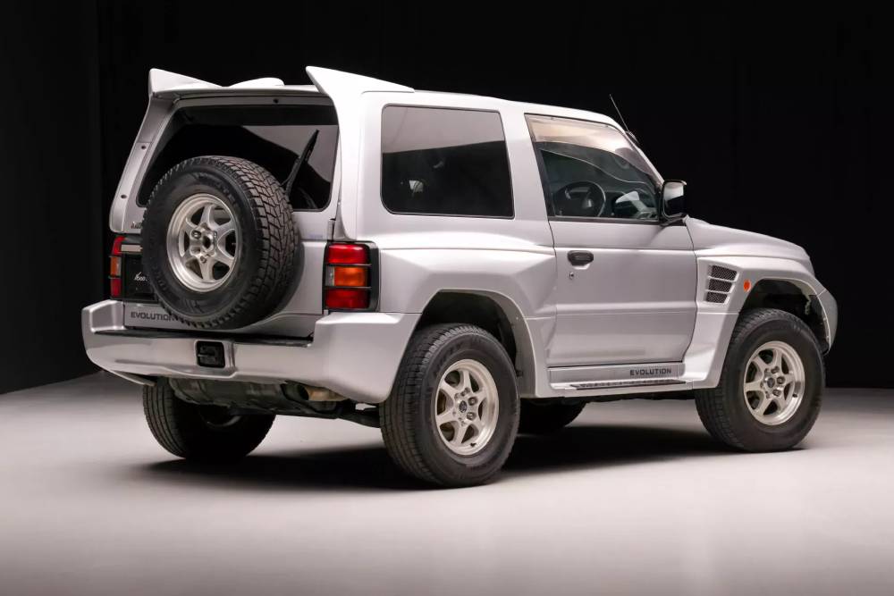 Mitsubishi-Pajero-Evolution-Auction-USA-7