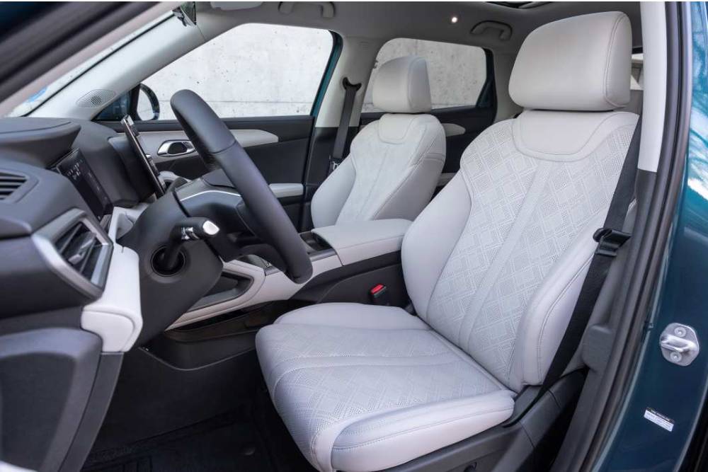 Πρωτοποριακό plug-in υβριδικό BYD Atto 2 DM-i με αυτονομία 1.020 χλμ. 27 New BYD Atto 2 DM-i (6)