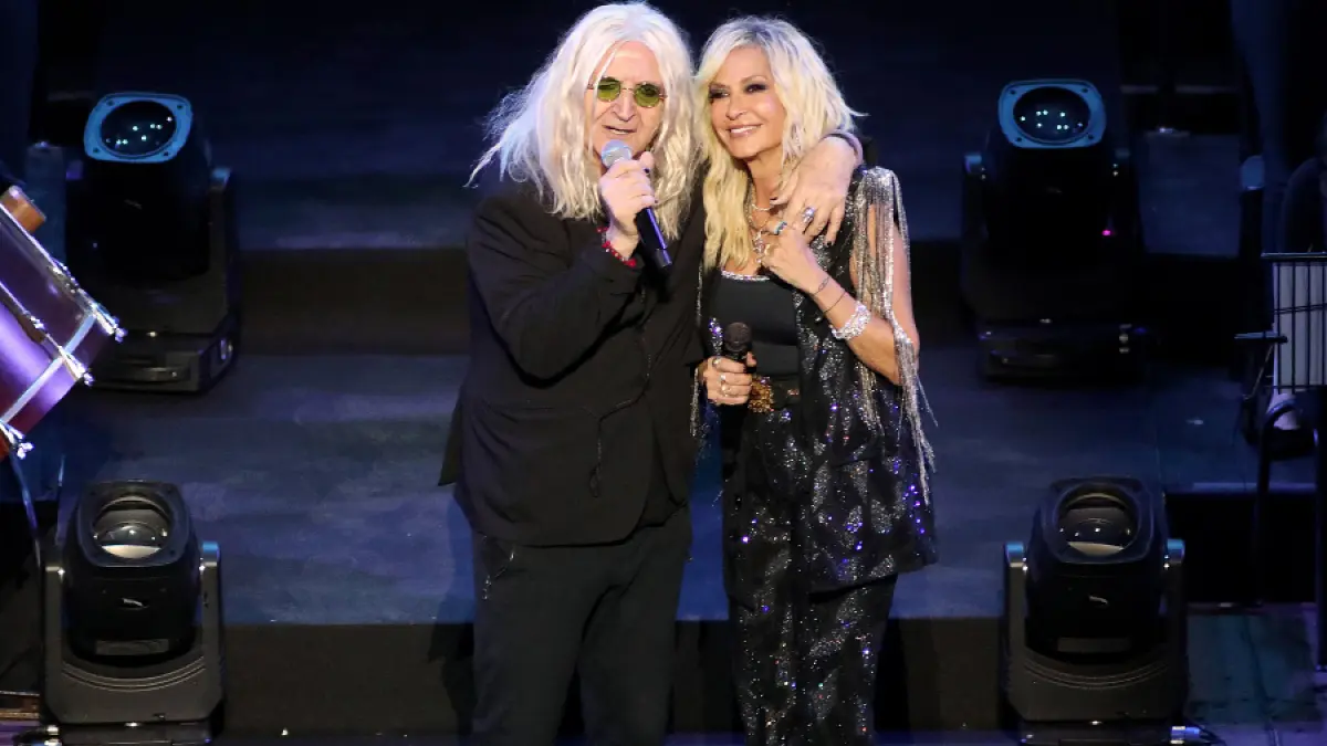 Καρβέλας: «Μετά τον χωρισμό με τη Βίσση ήμουν σε πλήρη τρέλα – Καταθλιπτική, μανιακή, υστερική φάση» 3 Καρβέλας: «Όταν χωρίσαμε με τη Βίσση ήμουν εντελώς τρελός - Σε φάση καταθλιπτική, μανιακή, υστερική»