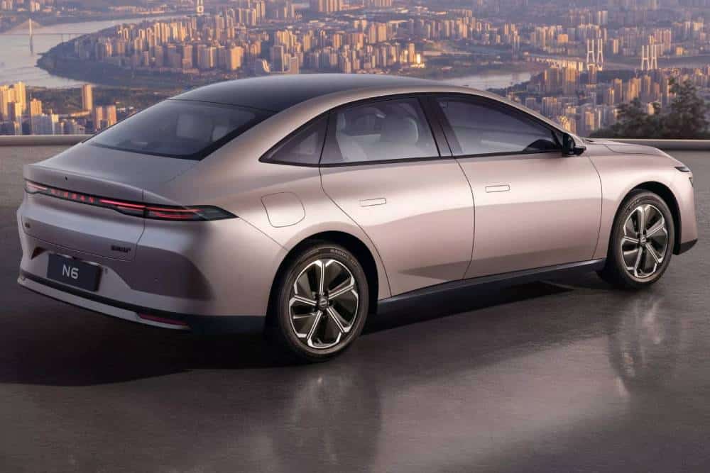 Το καινοτόμο plug-in υβριδικό Nissan N6 διαθέσιμο με λιγότερο από 13.000 ευρώ 19 Nissan-N6-China-3-copy-2048x1153