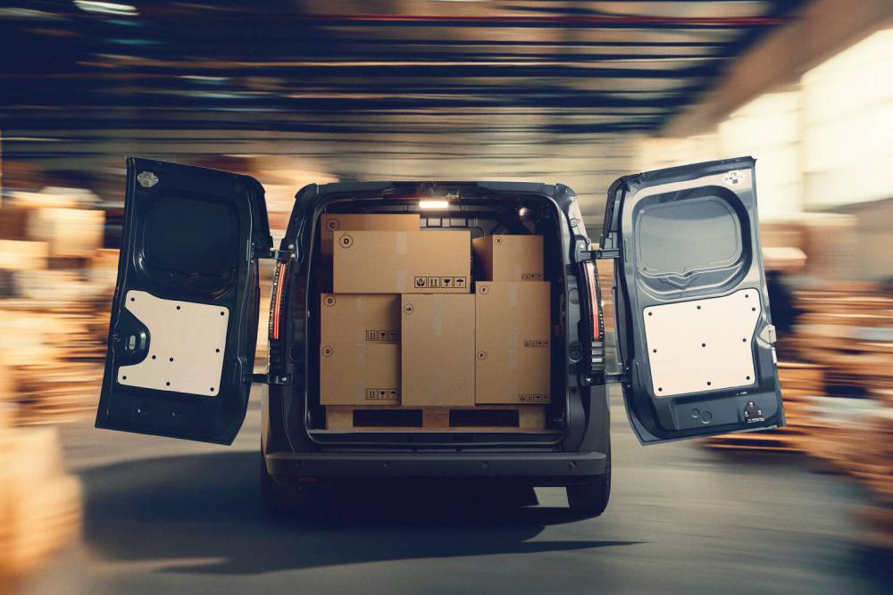 Πρωτοποριακό και φουτουριστικό Renault Trafic E-Tech 15 Renault Trafic Van E-Tech electric (12) (1)