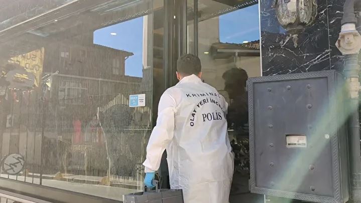 Κωνσταντινούπολη: Απεβίωσε και ο πατέρας της οικογένειας που δηλητηριάστηκε – «Πρωτοφανές περιστατικό» 2 Κωνσταντινούπολη: Απεβίωσε και ο πατέρας της οικογένειας που δηλητηριάστηκε – «Πρωτοφανές περιστατικό»