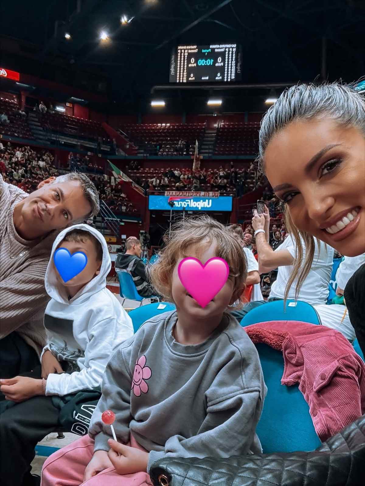 Οικονομάκου: Πρώτη φορά φωτογραφίζεται με τον Τσερέλα και τα παιδιά της – Στιγμιότυπα από το Μιλάνο 15 Η Αθηνά Οικονομάκου με τον Μπρούνο Τσερέλα και τα παιδιά της στο Μιλάνο