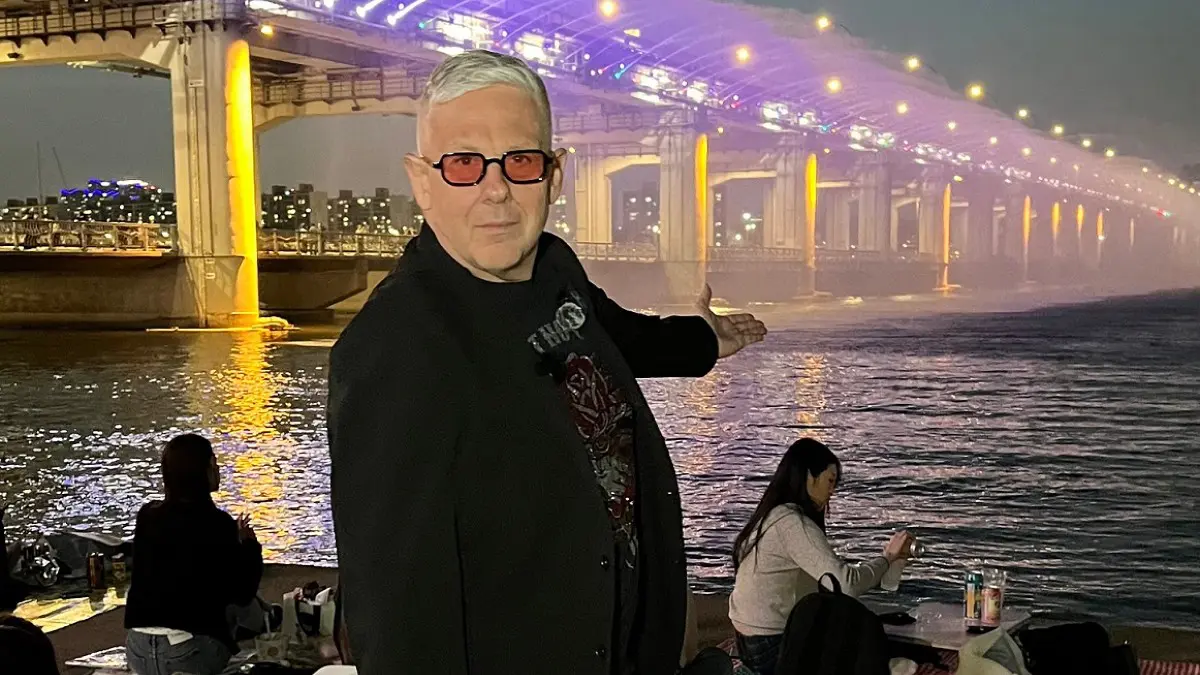 Τάσος Δούσης: Εξοργισμένος για το έγκλημα στον Νέο Κόσμο – «Οι μαγκιές στον δρόμο πληρώνονται με αίμα» 5 Τάσος Δούσης Κορέα