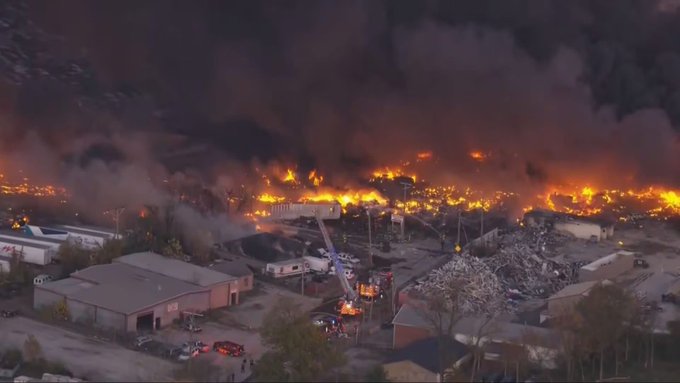 ΗΠΑ: Τουλάχιστον 9 νεκροί σε συντριβή φορτηγού αεροσκάφους κοντά στο αεροδρόμιο Λούιβιλ