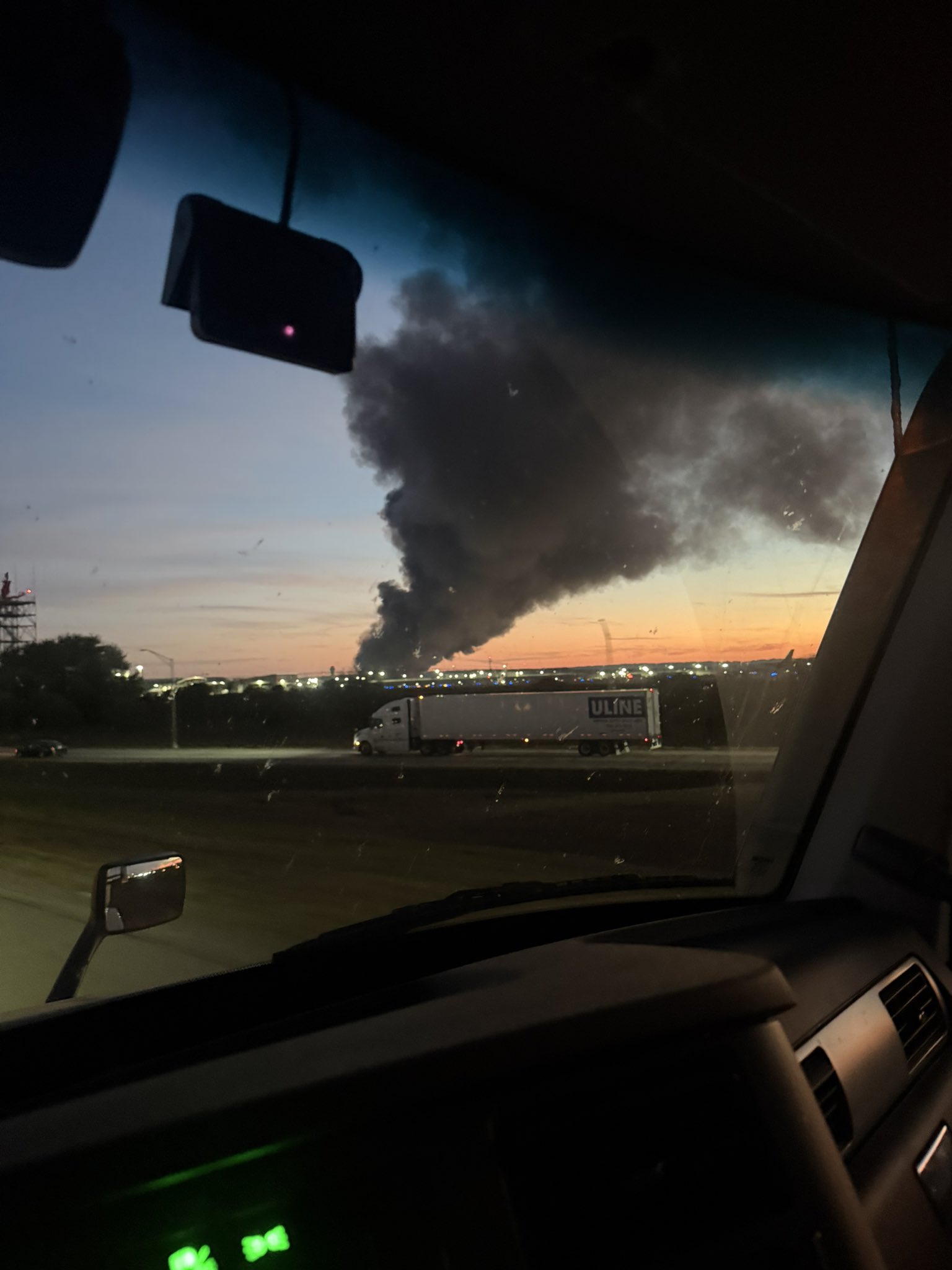 ΗΠΑ: Τουλάχιστον 9 νεκροί σε συντριβή φορτηγού αεροσκάφους κοντά στο αεροδρόμιο Λούιβιλ 6 ΗΠΑ: Τουλάχιστον 9 νεκροί σε συντριβή φορτηγού αεροσκάφους κοντά στο αεροδρόμιο Λούιβιλ