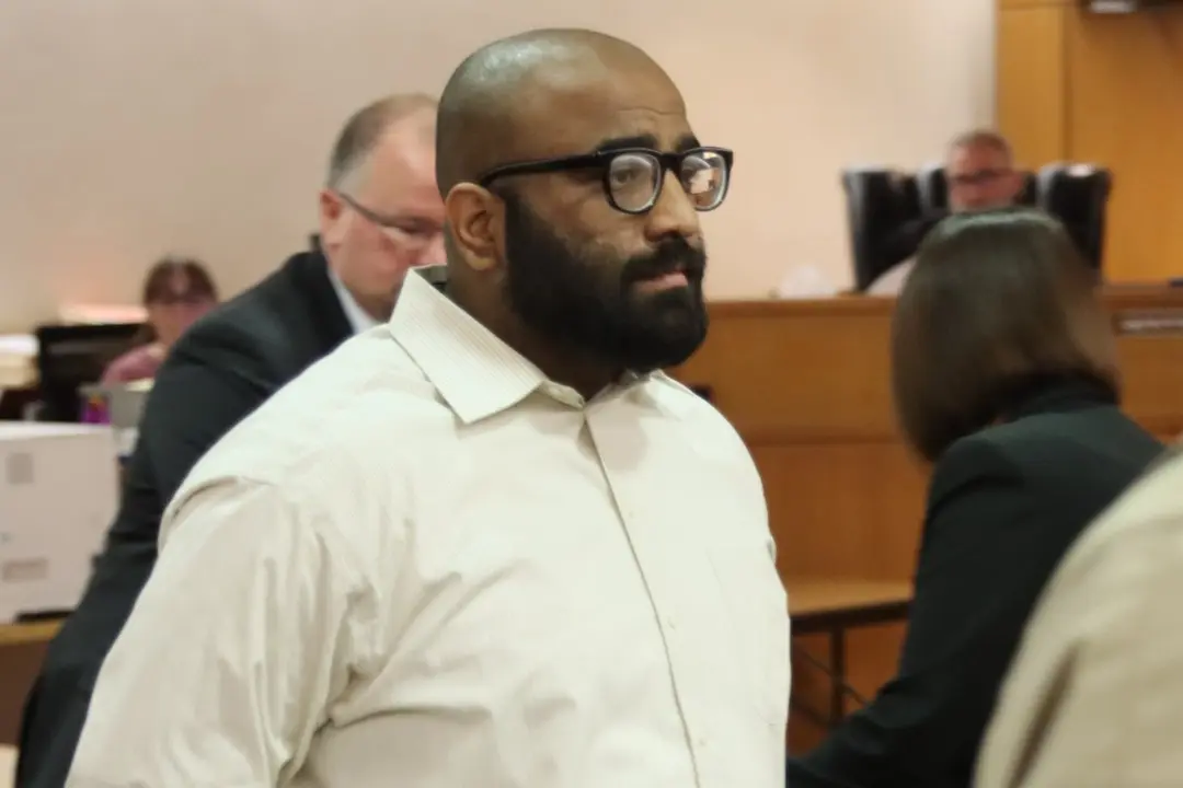 Δολοφόνησε την εν διαστάσει σύζυγό του, την έθαψε και μετά την ξέθαψε για να τη βιάσει – «Το έκανα για να δείξω ότι είμαι τέρας»